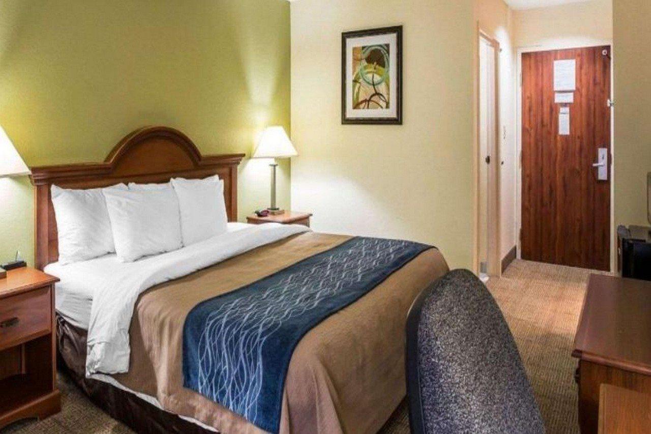Quality Inn Darien-North Brunswick Zewnętrze zdjęcie