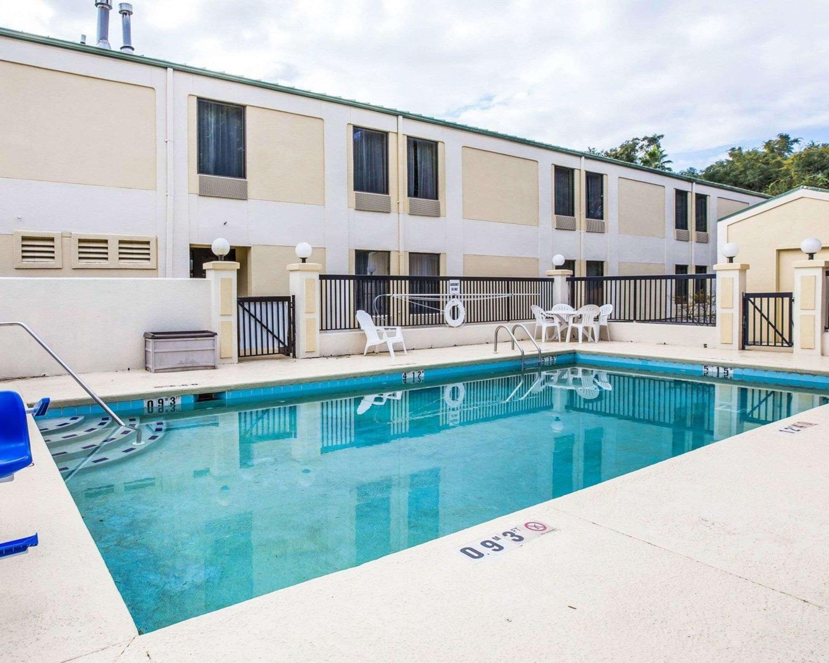 Quality Inn Darien-North Brunswick Zewnętrze zdjęcie