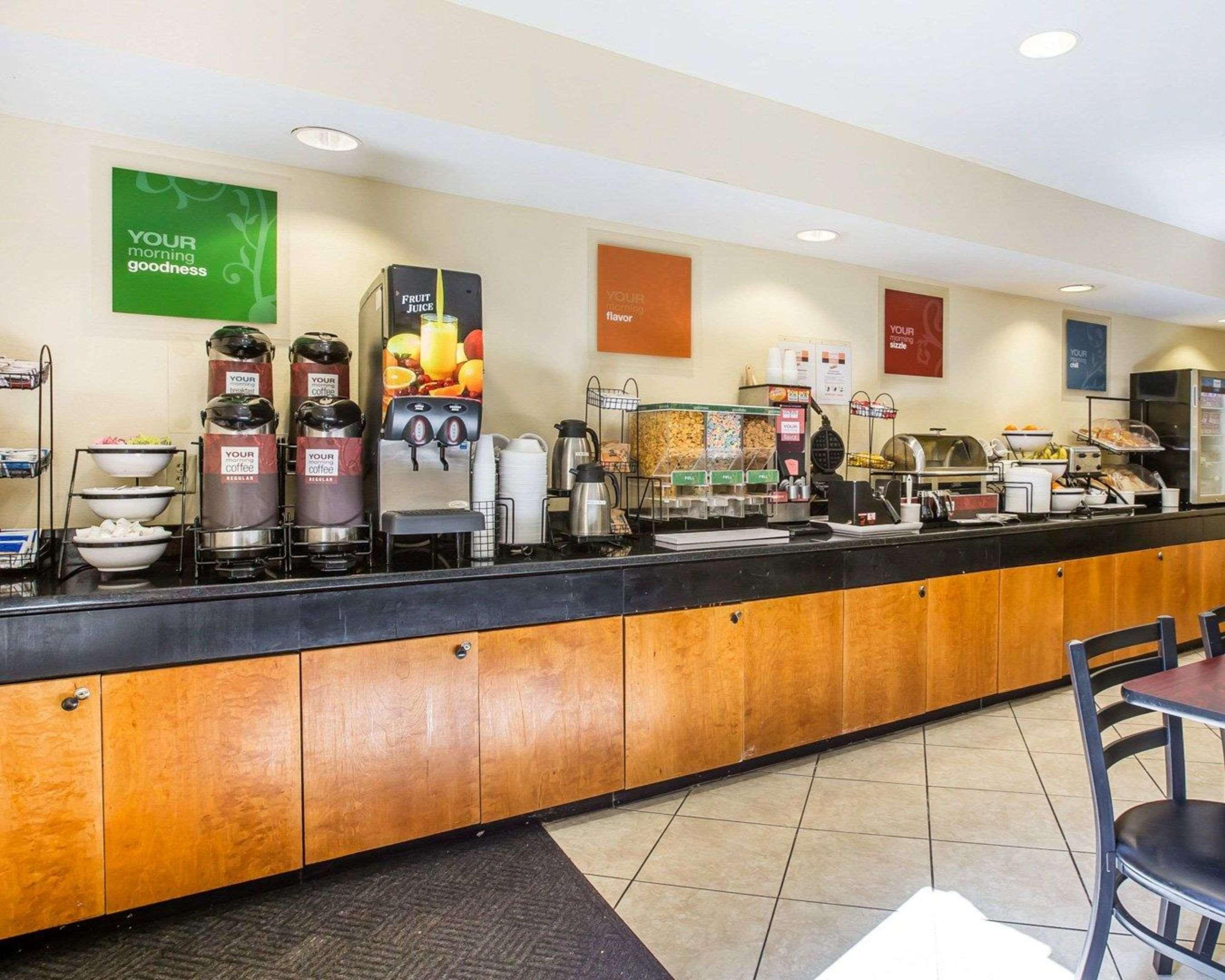 Quality Inn Darien-North Brunswick Zewnętrze zdjęcie