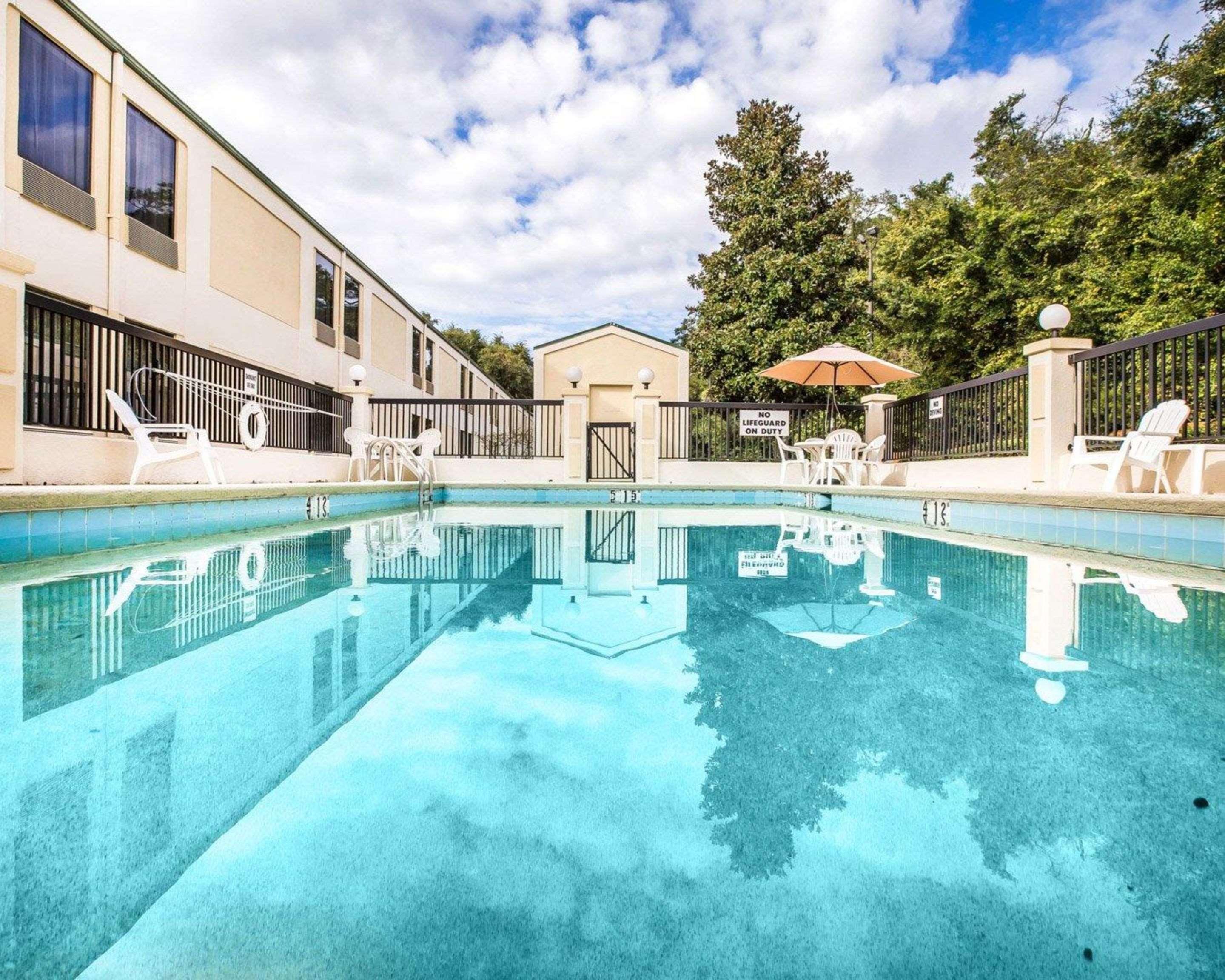 Quality Inn Darien-North Brunswick Zewnętrze zdjęcie