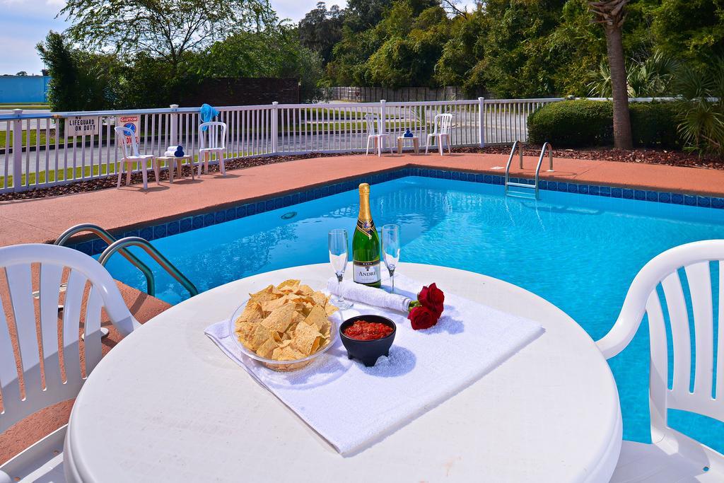 Quality Inn Darien-North Brunswick Zewnętrze zdjęcie